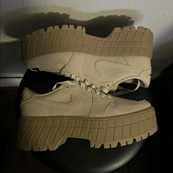 Air Jordan 1 Low Brooklyn - Picture 2 of 6